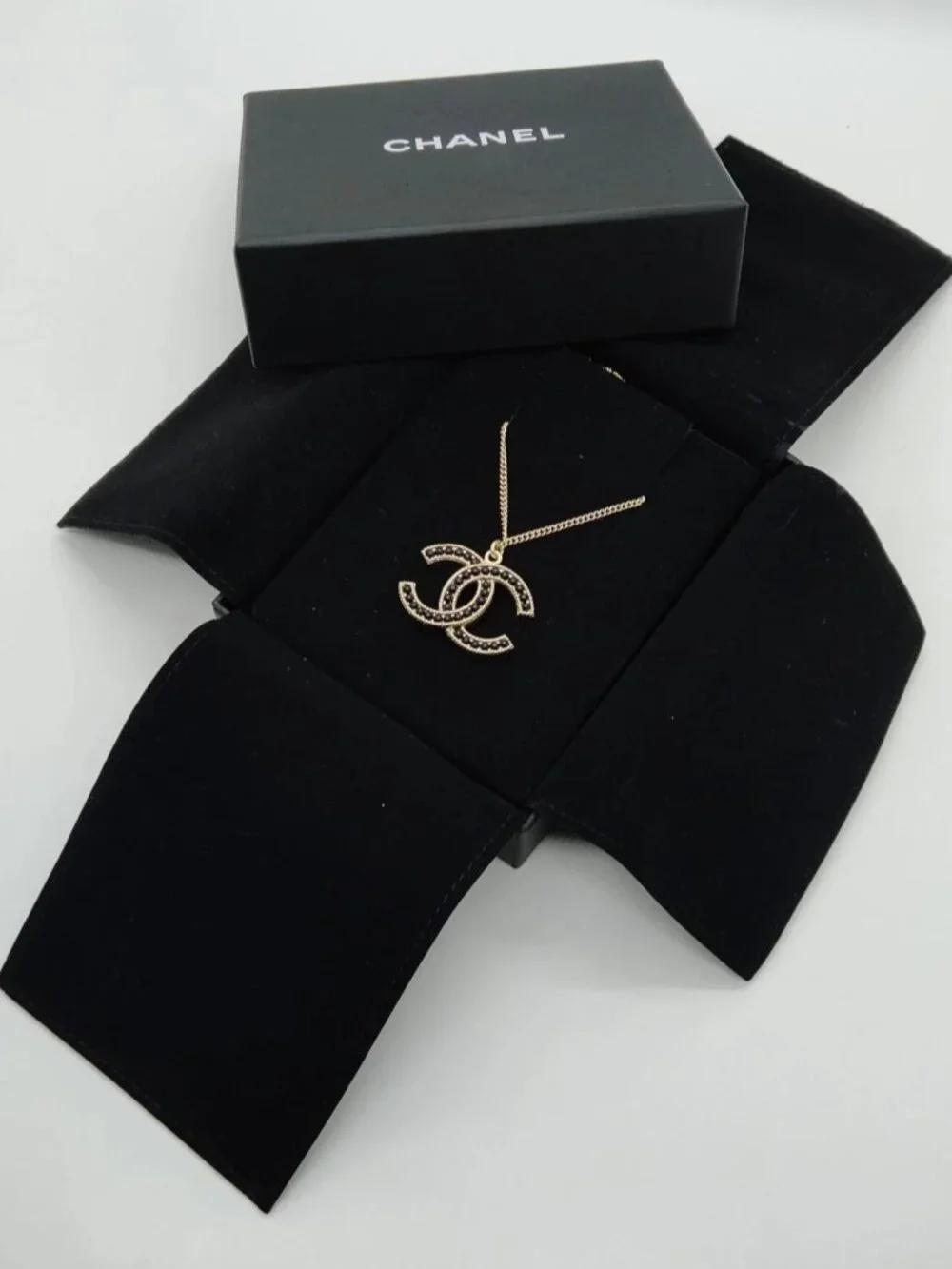 Authentic Chanel CC Black Enamel Gold Tone Pendant Necklace Classic Jewelry